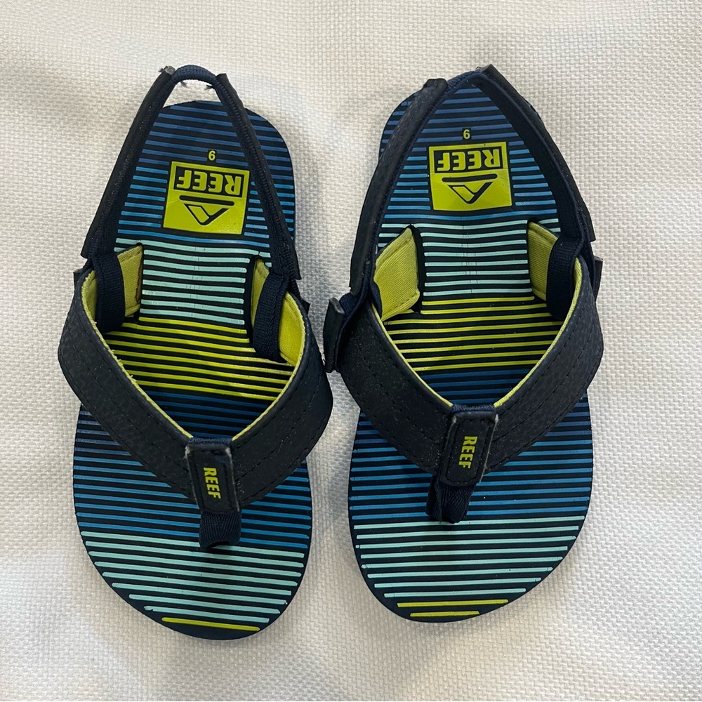 Kids' Little Ahi Flip Flop Size 9 Toddler